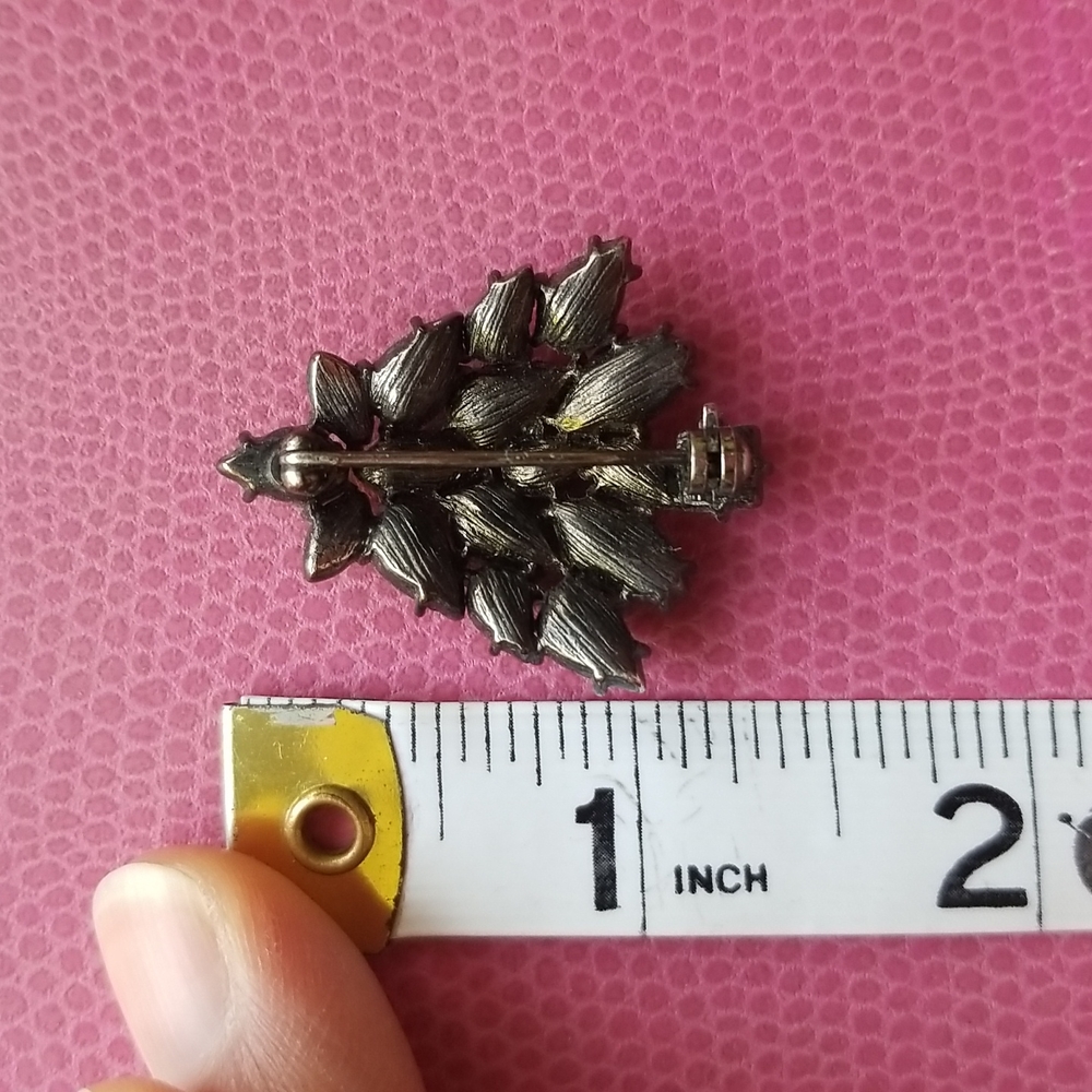 VTG Tiny Xmas Tree Brooch - Picture 7 of 7